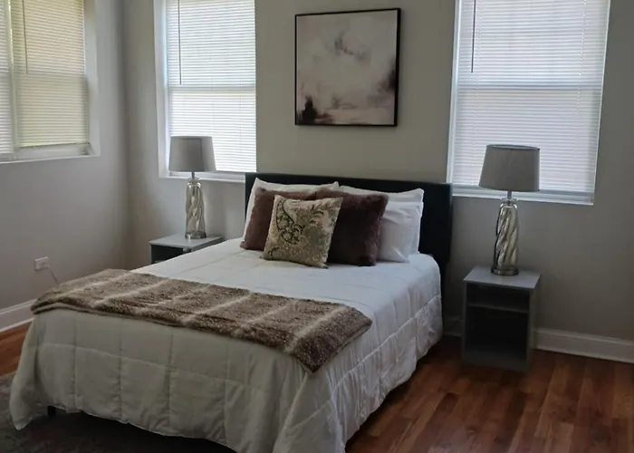 Kenwood Apartments, Downtown Hyde Park Habitación en casa particular *