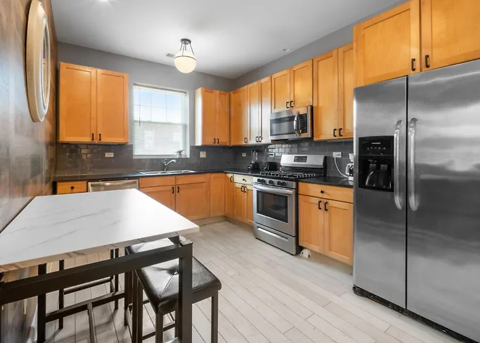 Kenwood Apartments, Downtown Hyde Park Habitación en casa particular *